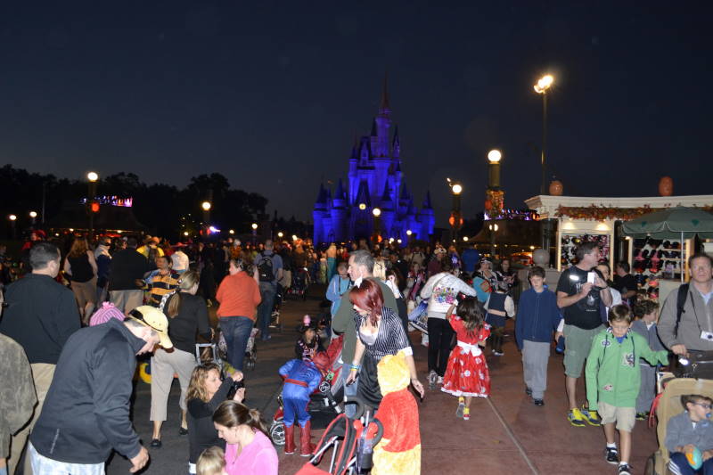 File:US Magic Kingdom 1211 (140) (17249335985).jpg