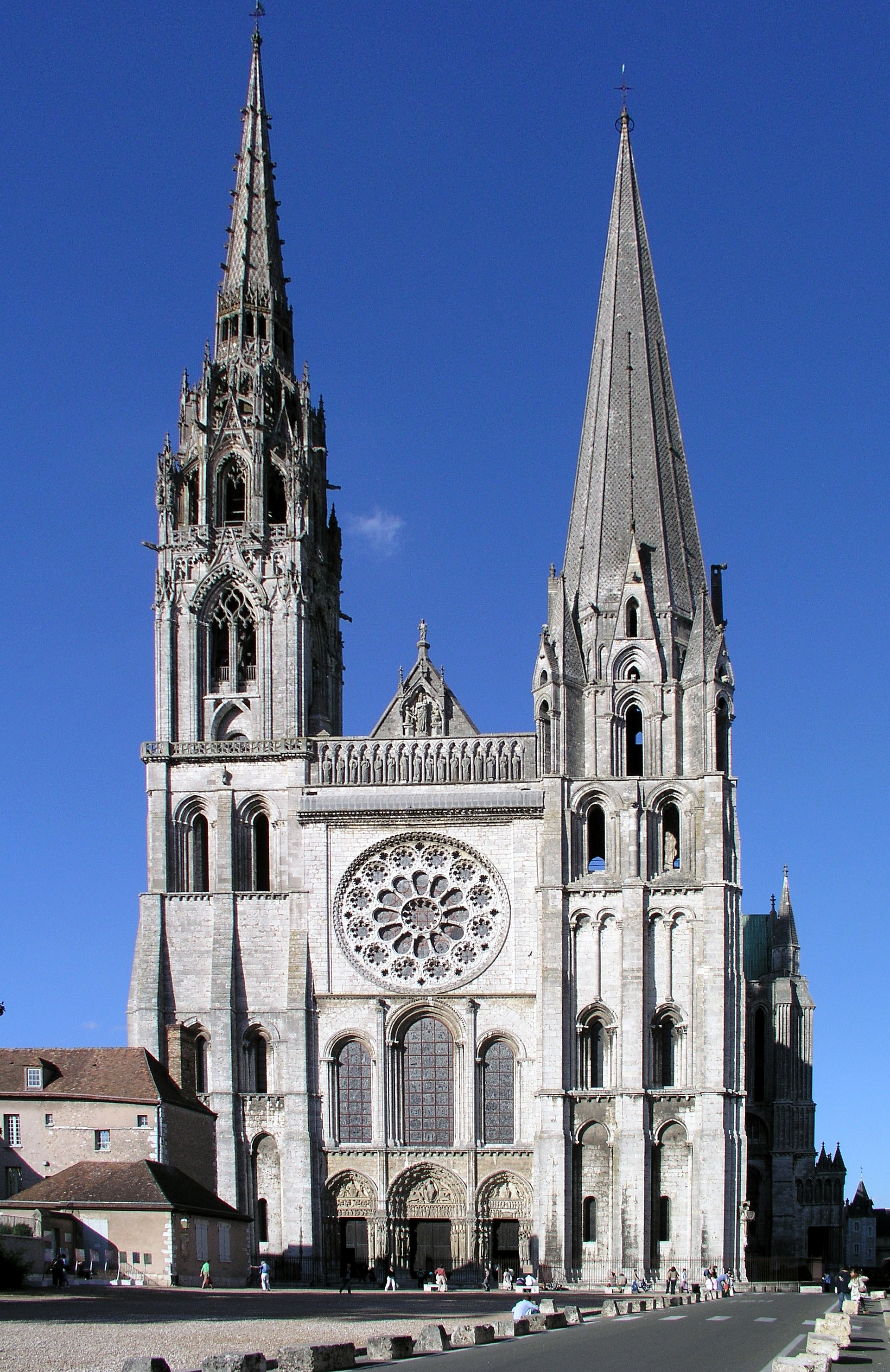 chartres cathedral home