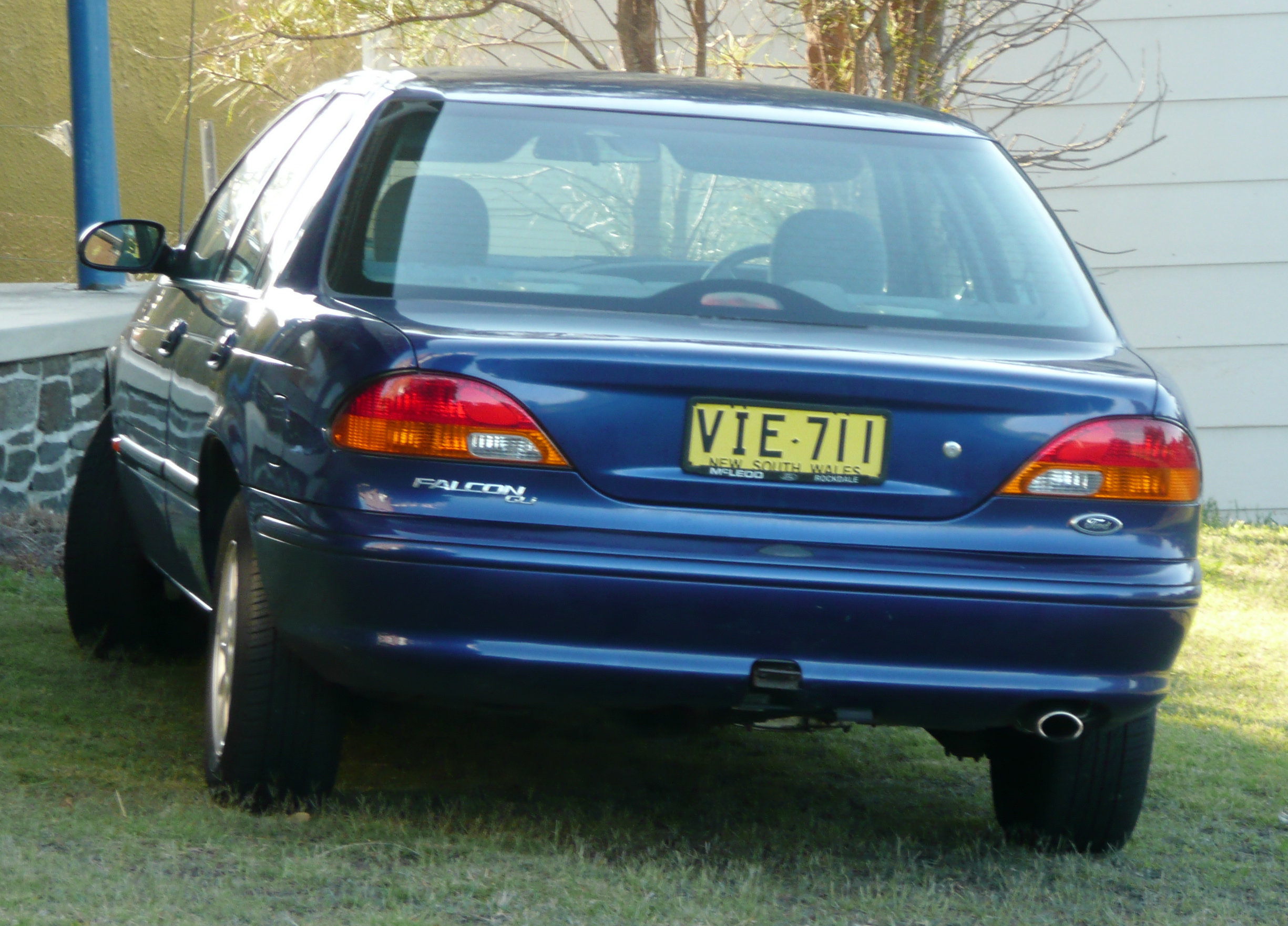 Ford falcon gli 1998 fuel consumption