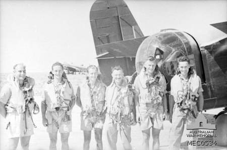 File:462 Squadron RAAF Halifax aircrew Libya AWM MEC0534.jpg