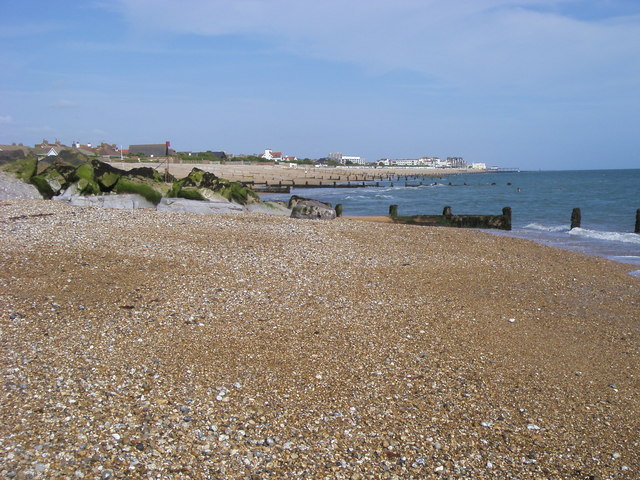 File:Aldwick Beach - geograph.org.uk - 3301949.jpg