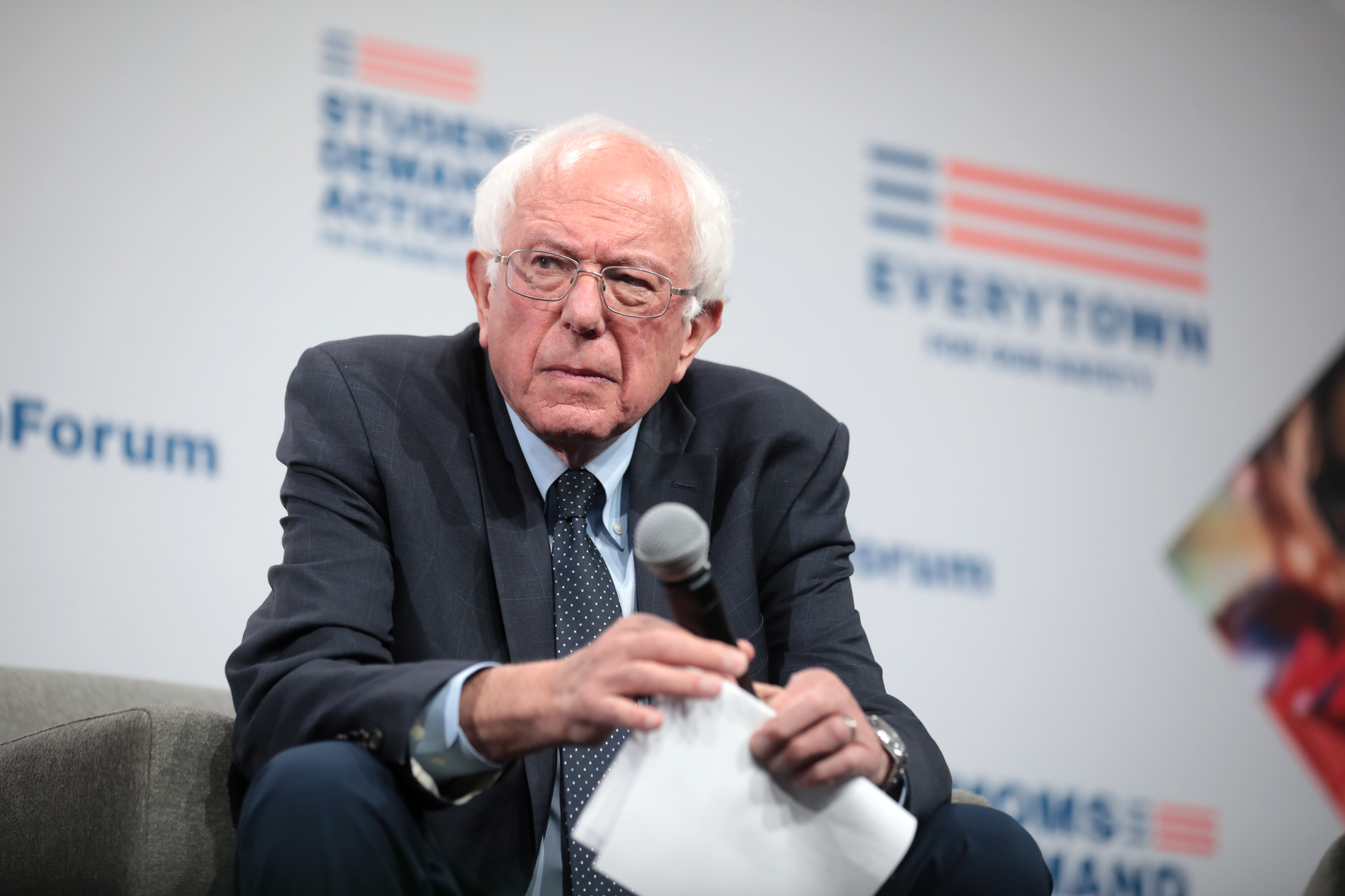 File:Bernie Sanders (48608398367).jpg - Wikimedia Commons