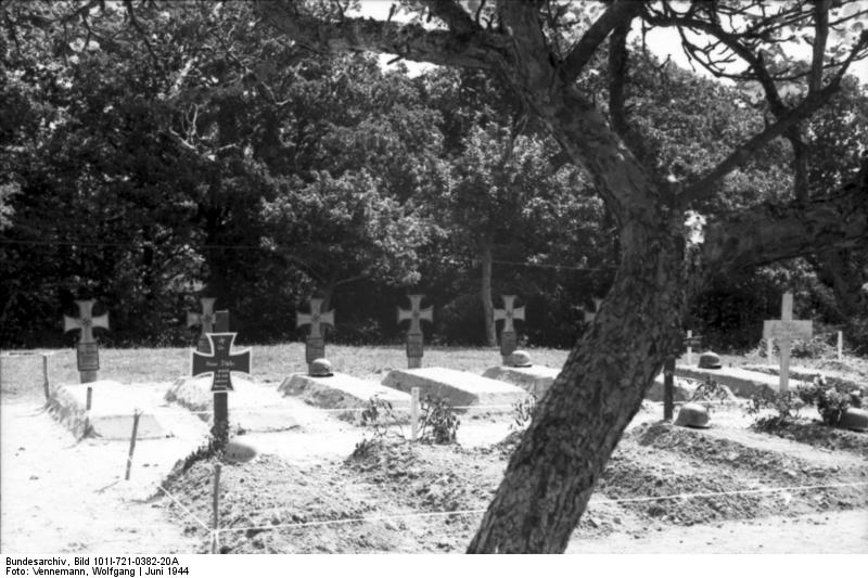 File:Bundesarchiv Bild 101I-721-0382-20A, Frankreich, deutscher Soldatenfriedhof.jpg