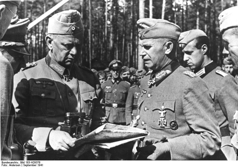 File:Bundesarchiv Bild 183-H29376, Sowjetunion, Lagebesprechung.jpg