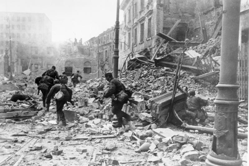 Файл:Bundesarchiv Bild 183-J27793, Warschauer Aufstand, Straßenkämpfe.jpg