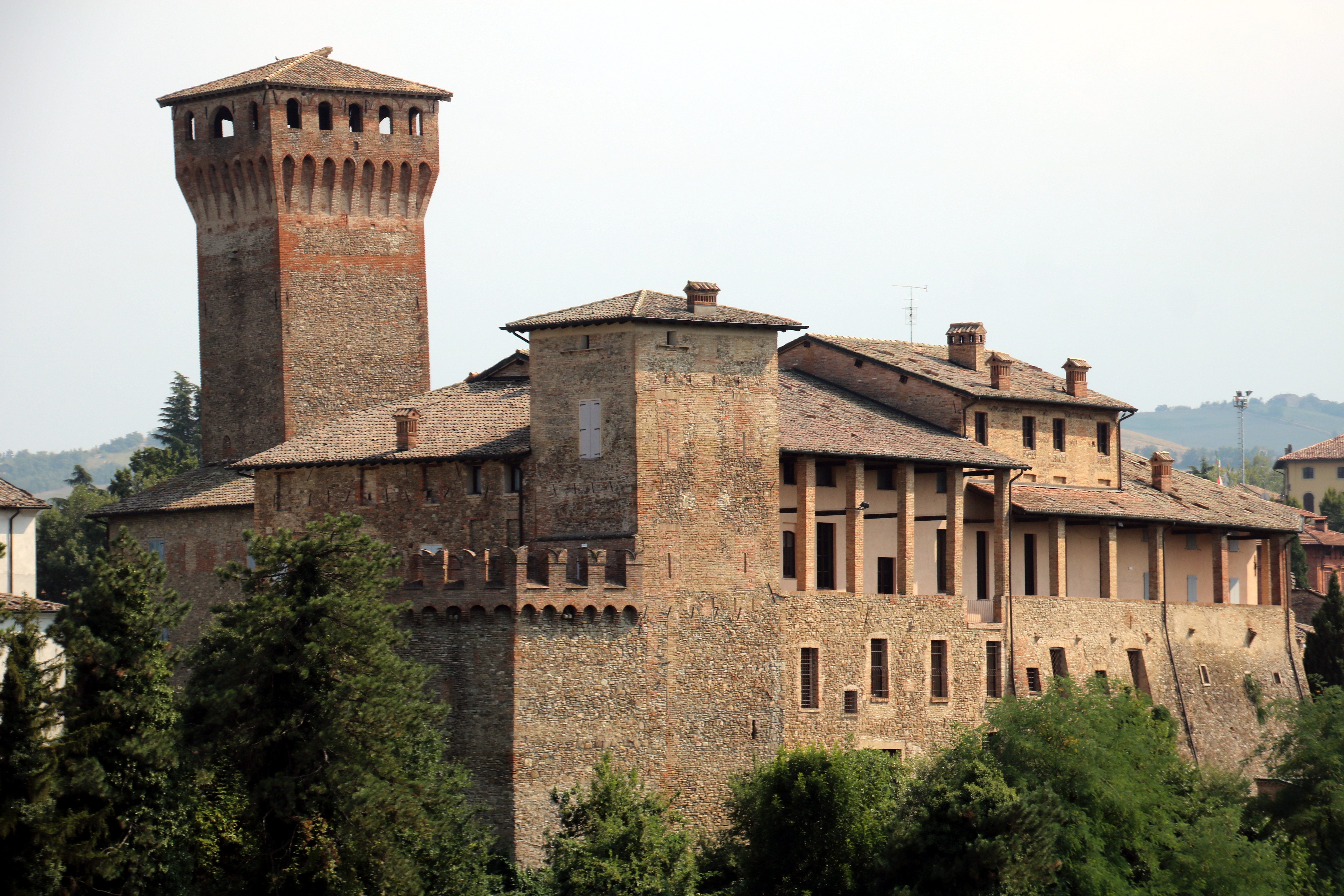 Castello di Levizzano Rangone - Wikipedia