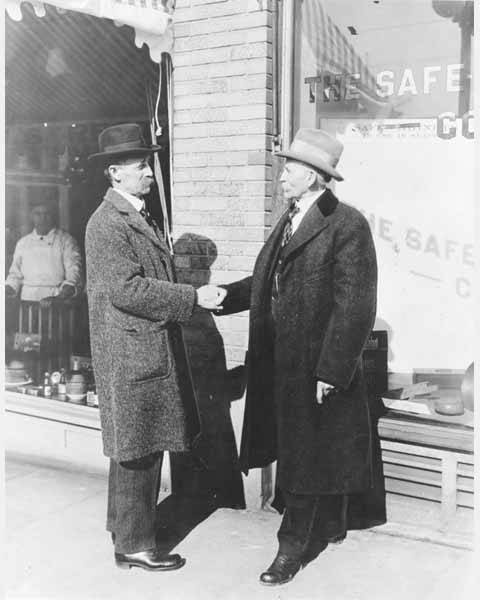 File:Clarence B Bagley and James J Crow, 1918 (PORTRAITS 12).jpg