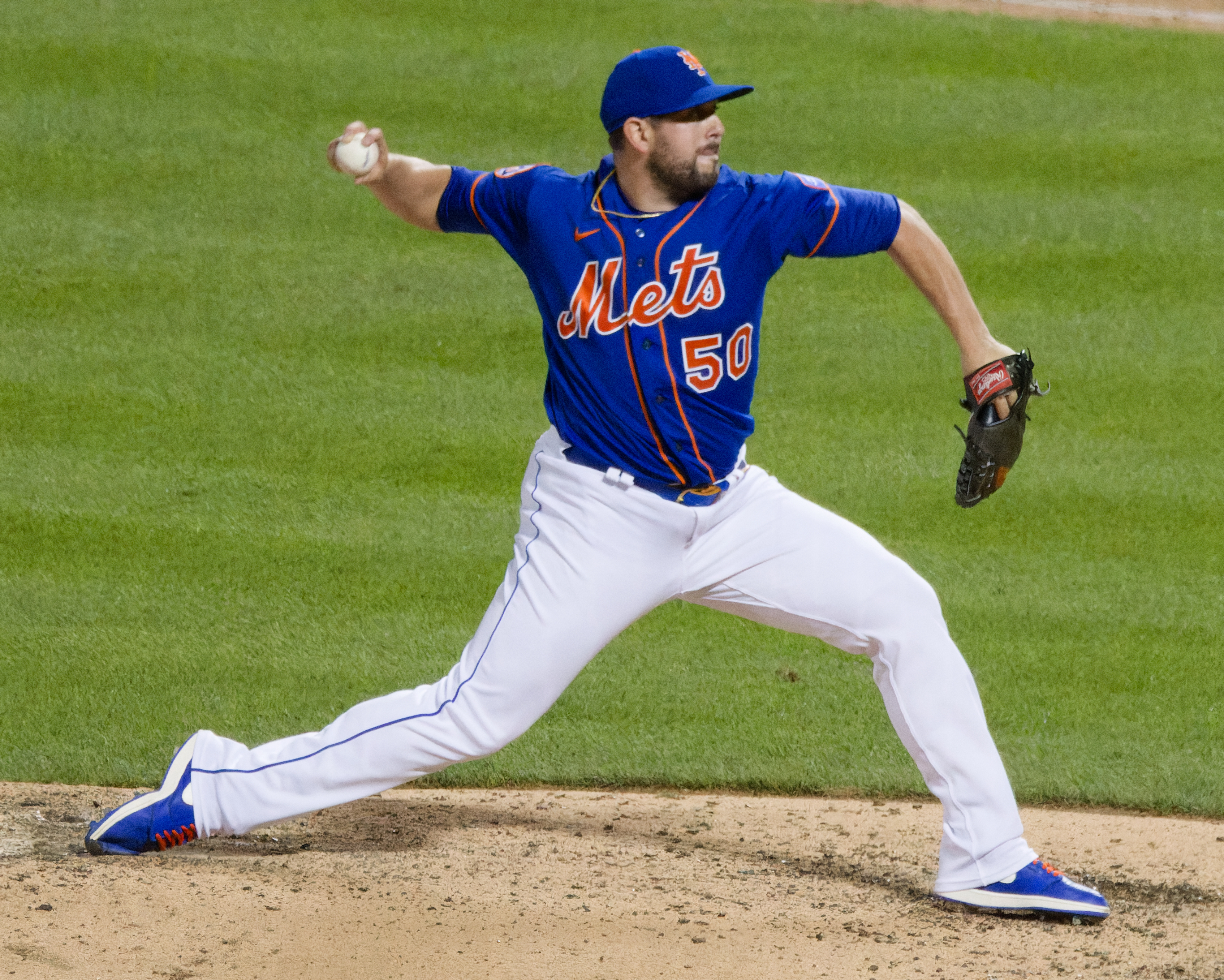 Mets sign reliever Dominic Leone