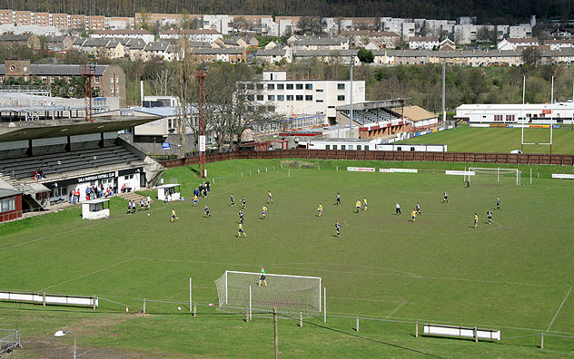 File:Gala Fairydean Football ground - geograph.org.uk - 781235.jpg