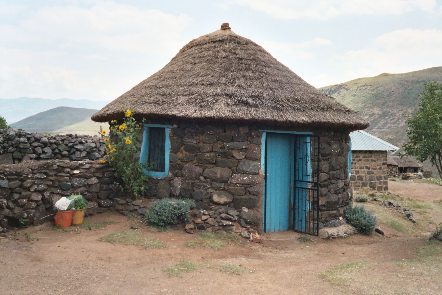 Resulta ng larawan para sa Traditional Rondavel house in Lesotho, Africa