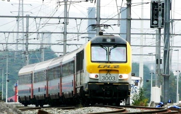 File:Luxemburg - Liege train in Angleur.jpg