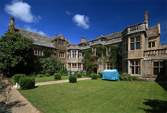 File:Mapperton Manor House (2) - geograph.org.uk - 868211.jpg