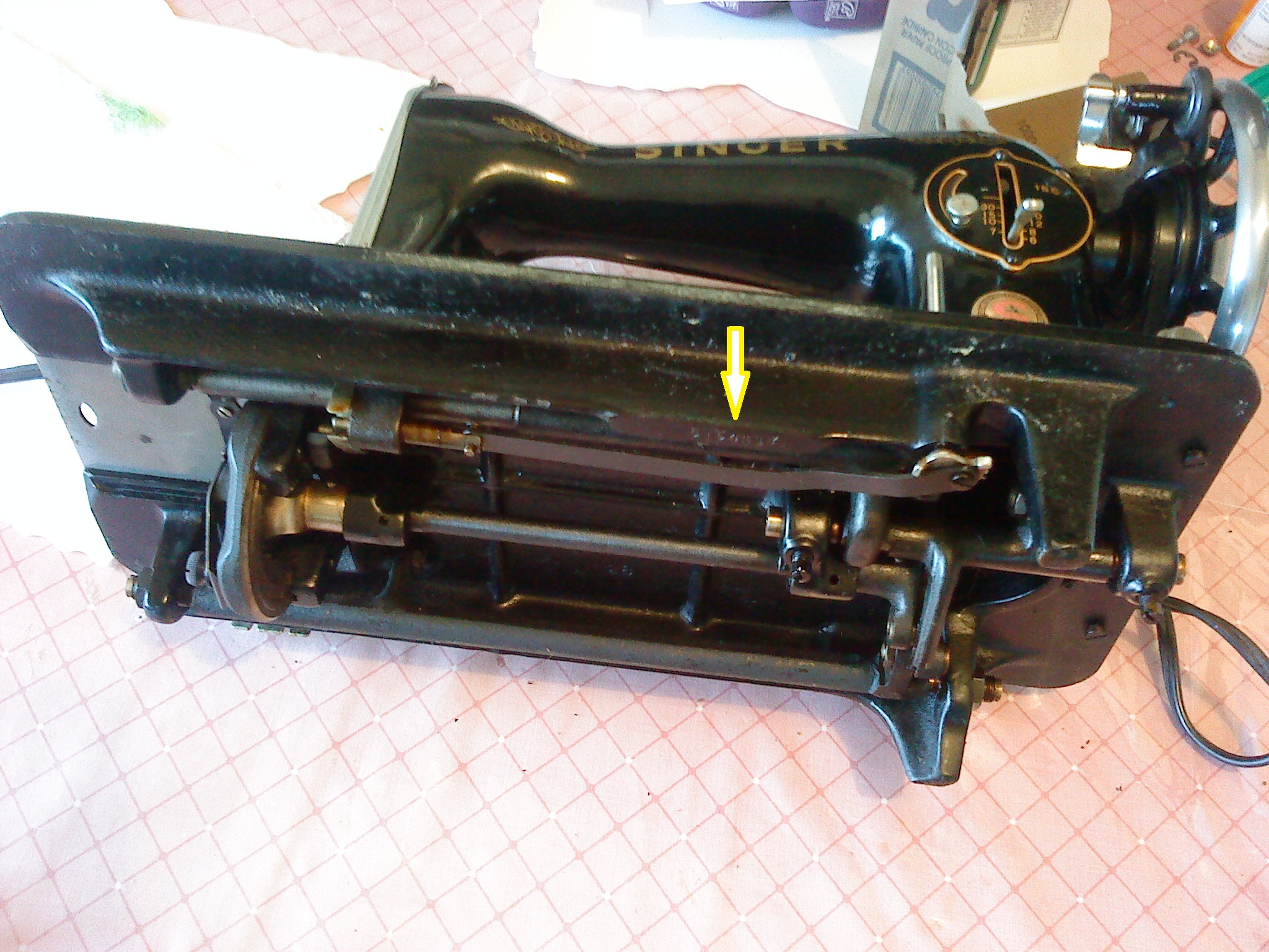 File:Maquina de coser singer la negrita 01.JPG - Wikimedia Commons