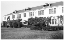 This was the largest building within the Davidian grounds in Waco, Texas, known as the administration building (c. 1950s) Mount Carmel main administration building.gif