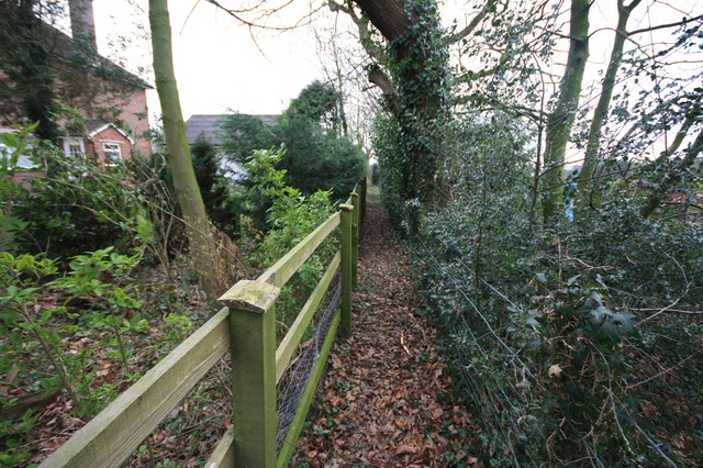 File:Narrow Footpath - geograph.org.uk - 1180602.jpg