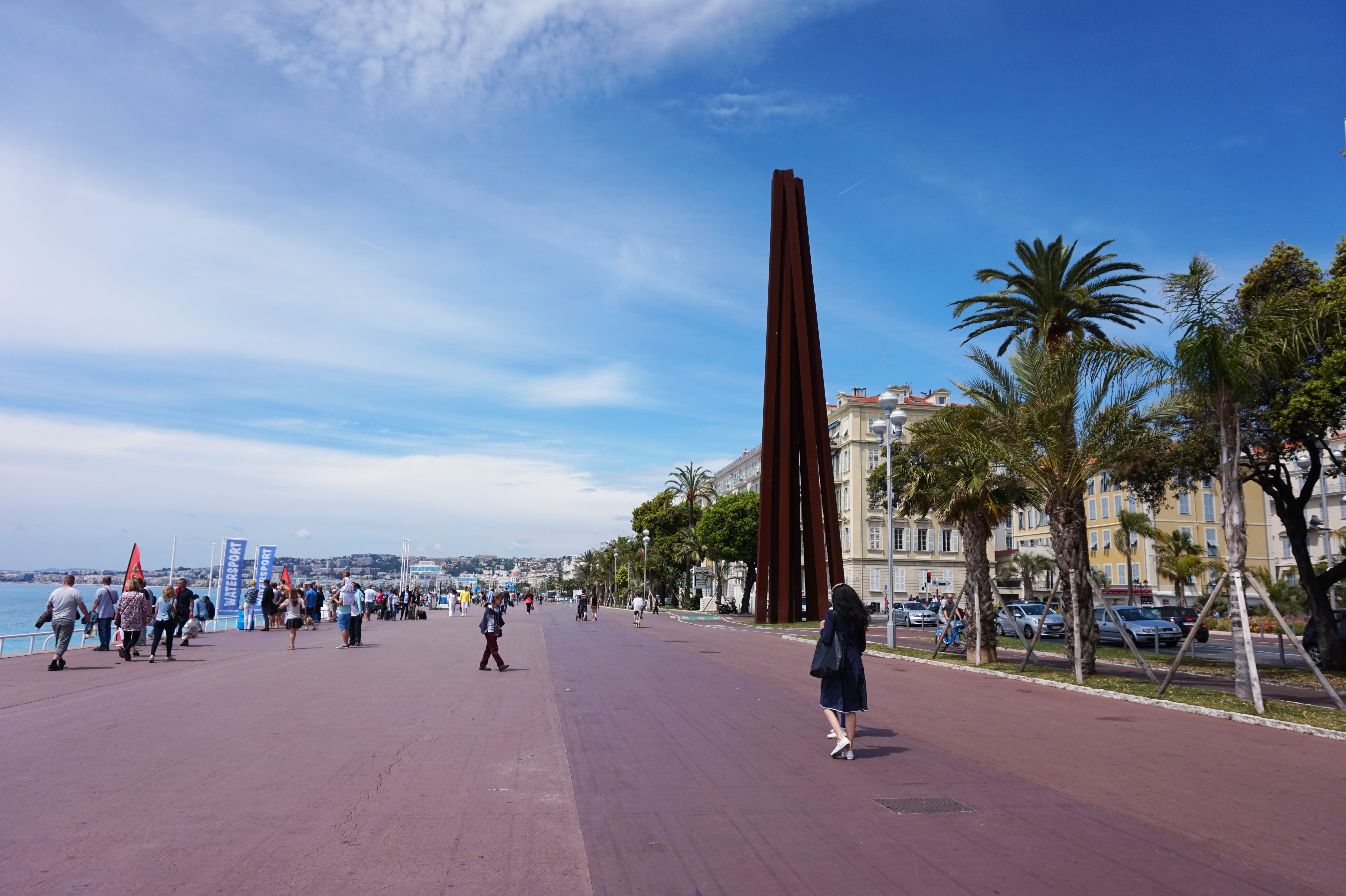 Promenade des. Набережная английский променад Ницца. Променад ДЕЗ Англе Ницца. Семикилометровая набережная английский променад Ницца. Памятник на променаде Ницца.