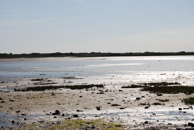 File:River Esk at low tide - geograph.org.uk - 1328137.jpg