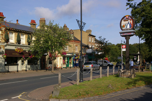 File:Royal Parade and Chislehurst village sign - geograph.org.uk - 1715929.jpg