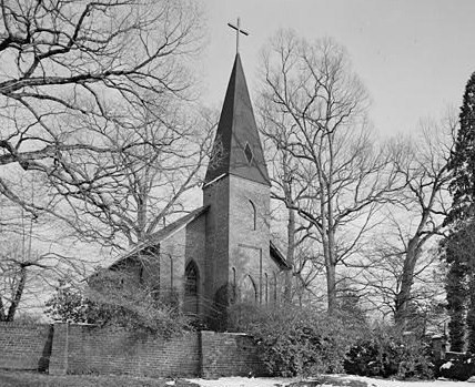 File:St Stephen's Presbyterian Church steeple and Araucaria cunninghamii  from Limestone St Ipswich P1060262.jpg - Wikimedia Commons