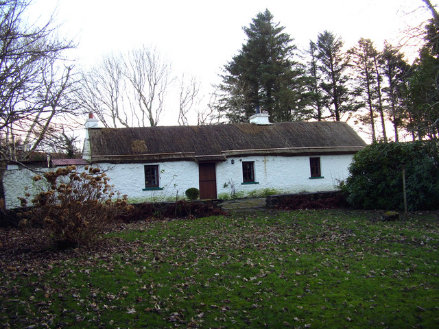 File:Thatched Cottage, Edergole, Ardara - geograph.org.uk - 1113818.jpg