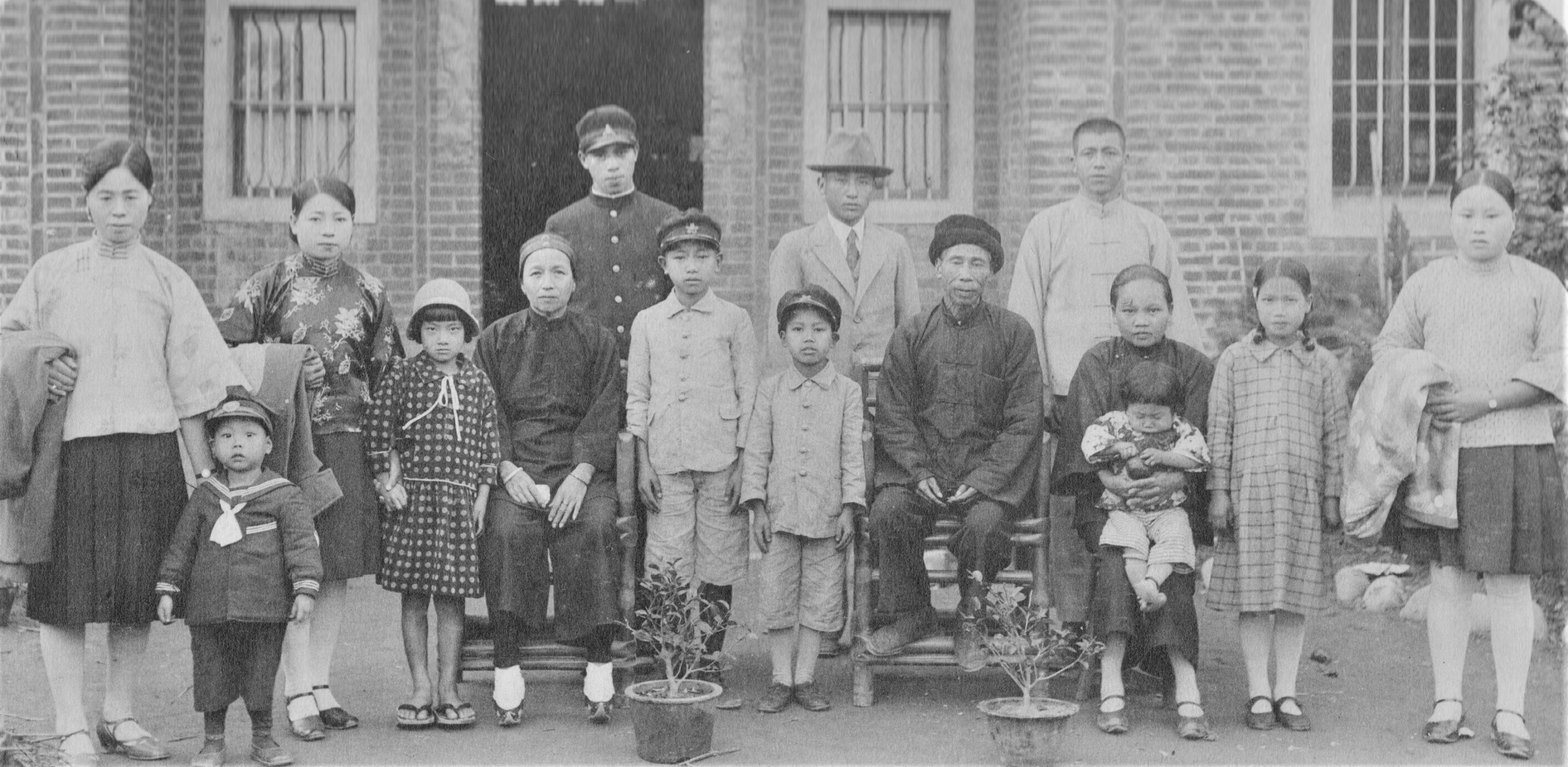 Становление молодым главой семьи тан. Residential School. Indian children in residential Schools in Canada. Indian residential Schools in Canada.