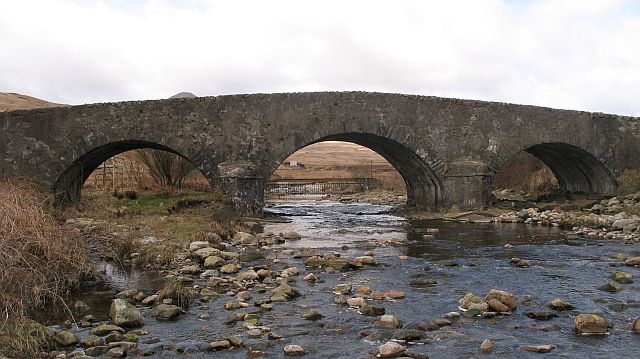 File The three arched bridge geograph 763586.jpg