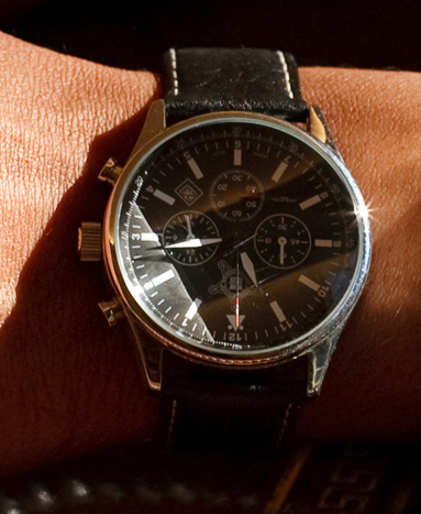 File:Wristshot of Barack Obama's watch (2009), cropped out from a larger image.jpg