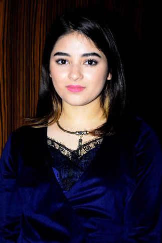 Zaira Wasim snapped on sets of Rajeev Masand’s show (04)