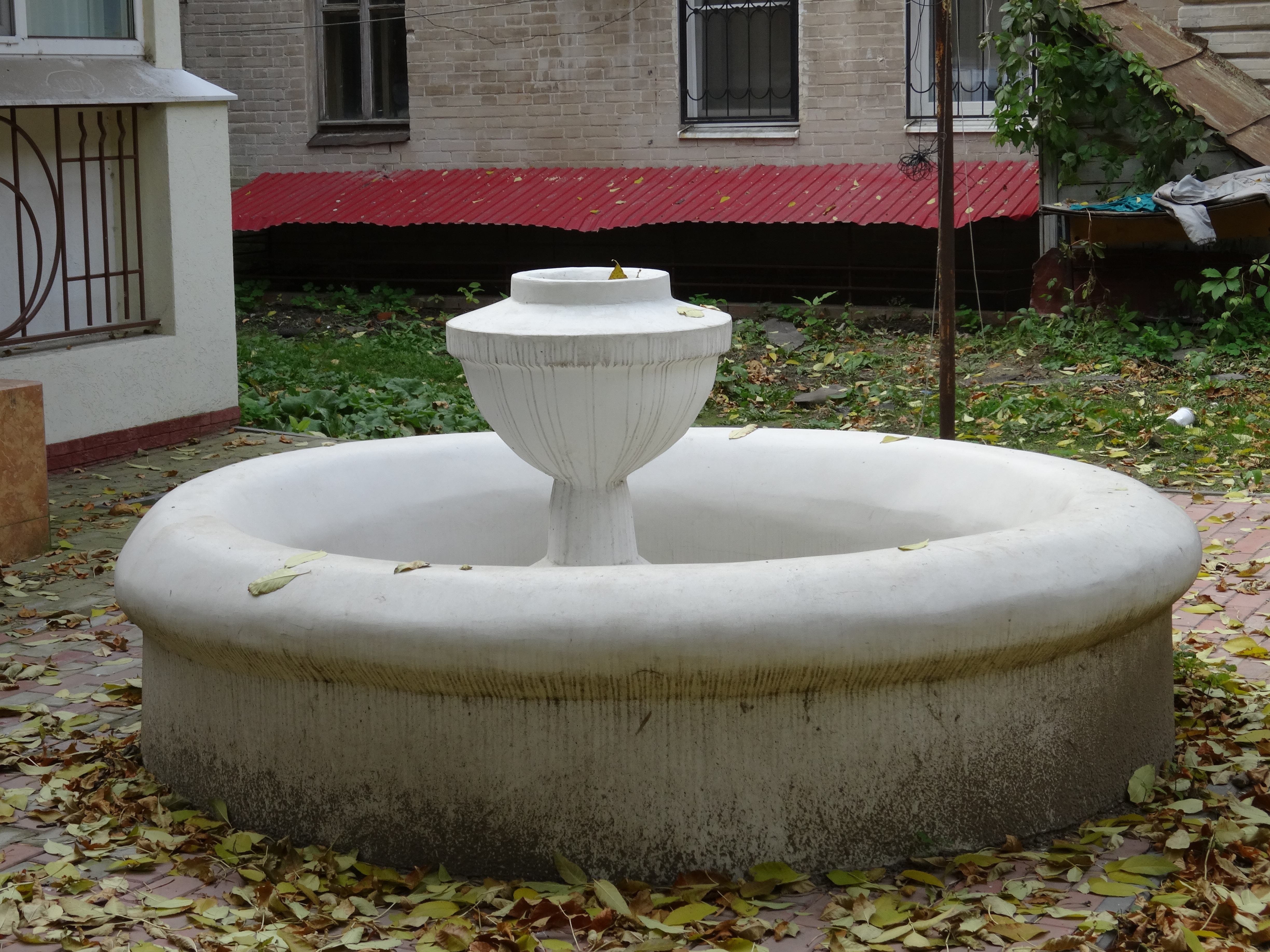 Кузьминки двор с фонтаном