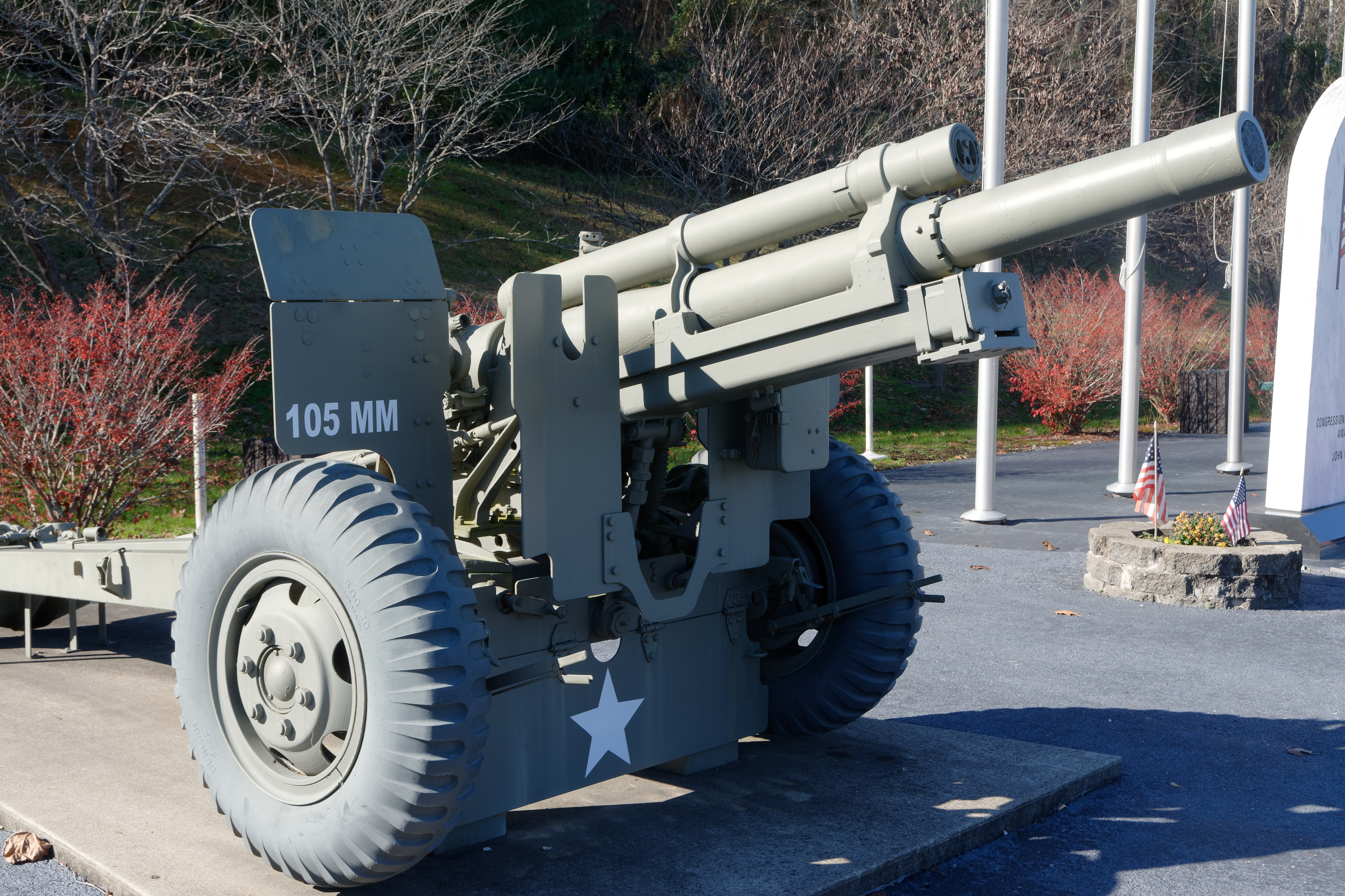 Artillerie - 105 mm howitzer 105mm_howitzer_in_Greenup%2C_KY%2C_US