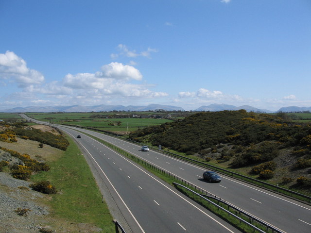 File:A55 Expressway - geograph.org.uk - 153914.jpg