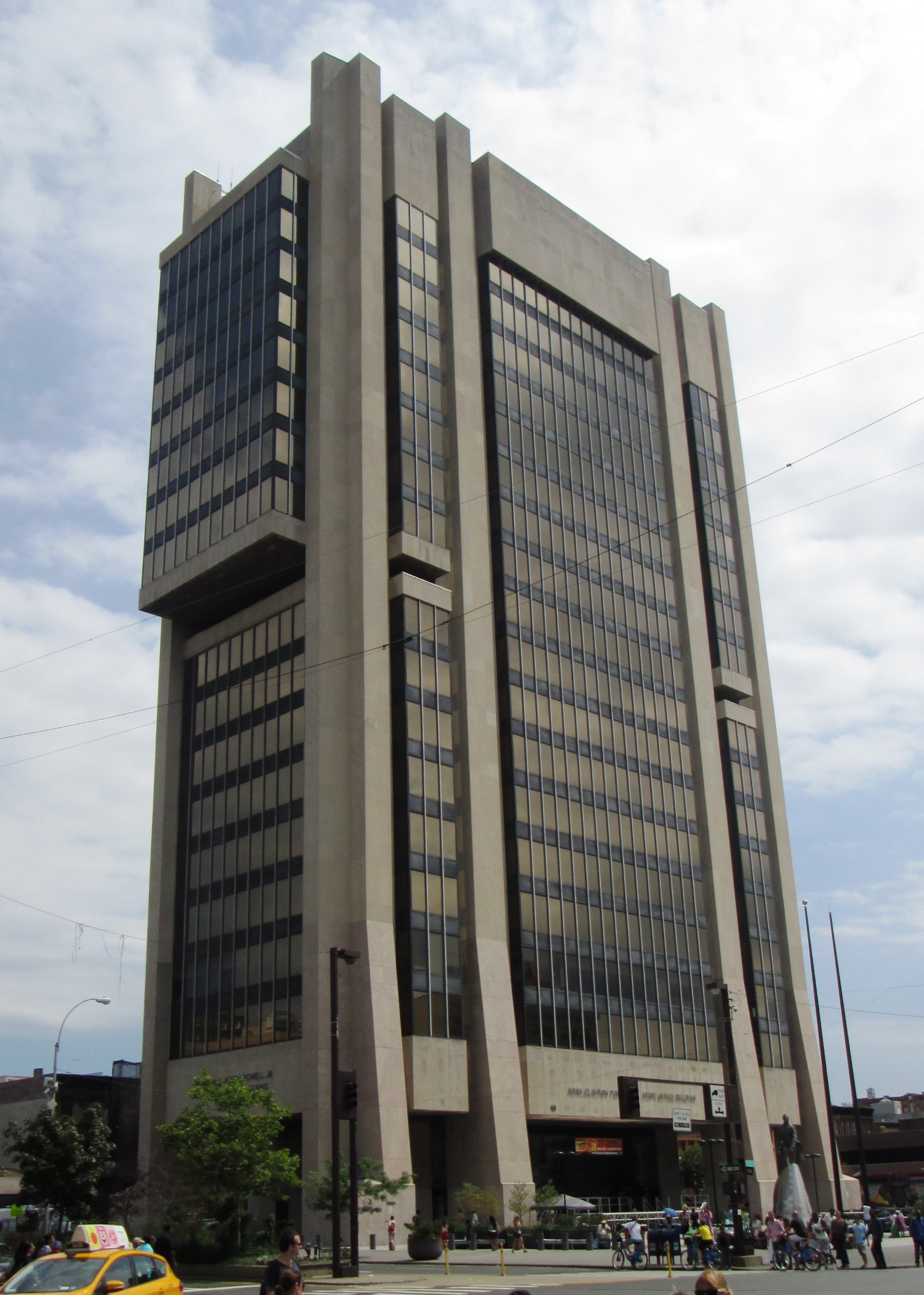 File:Adam Clayton Powell Jr. State Office Building from  -  Wikimedia Commons