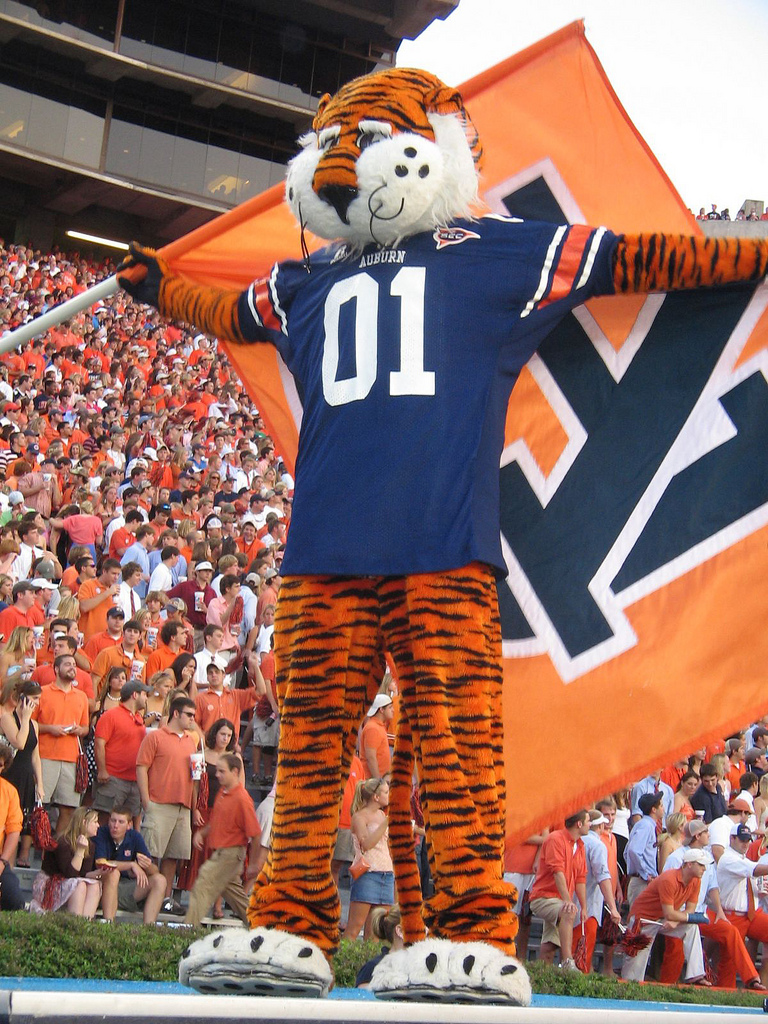 Aubie_with_Auburn_University_flag.jpg