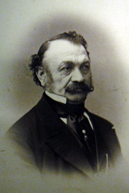 File:August Engelbrecht.jpg