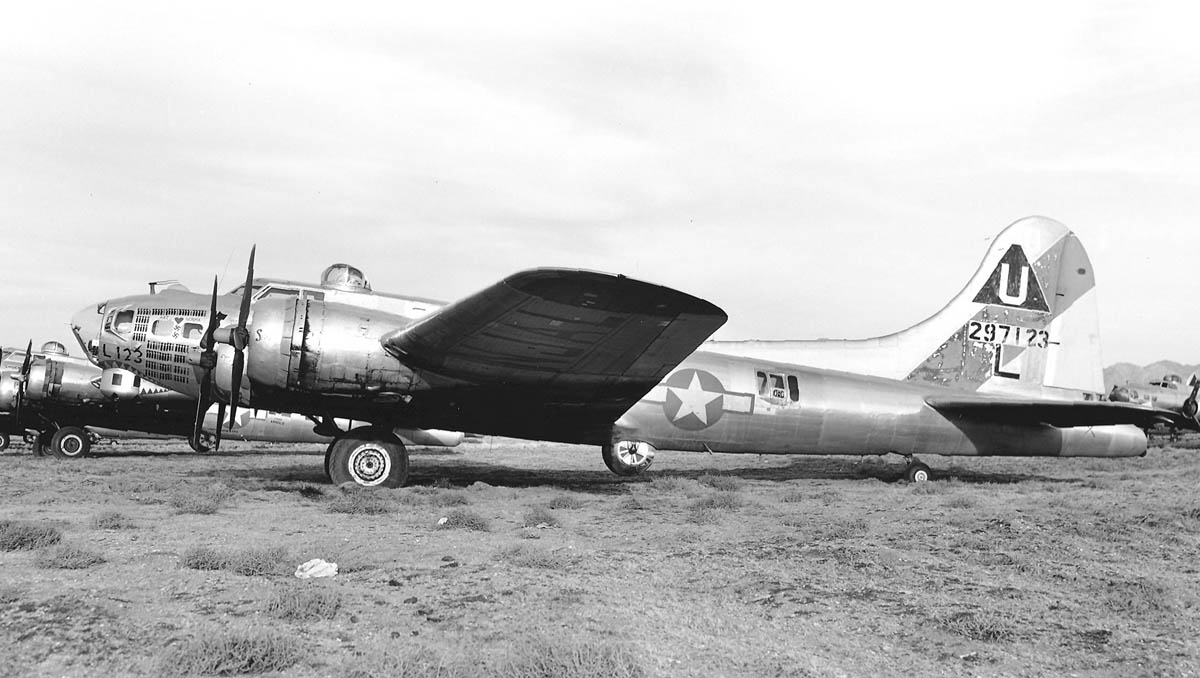 Fiat br.20. Fiat br.20 Cicogna. P-61 Black Widow. Галифакс бомбардировщик.