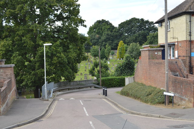 File:Badgers Way - geograph.org.uk - 5258182.jpg