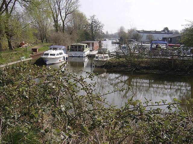 File:Beccles Quay - geograph.org.uk - 976695.jpg