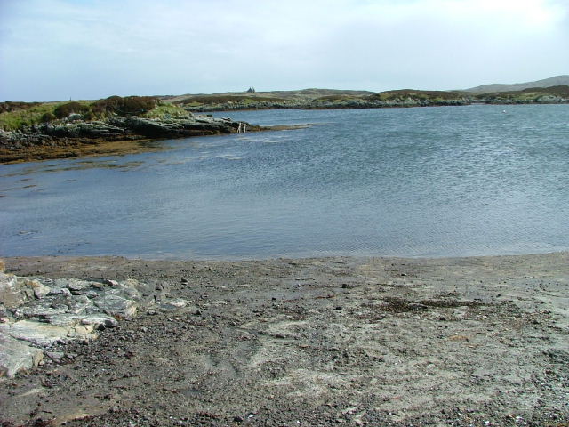 File:Benbecula Causeway Griomasaigh Eilean na Chille.jpg