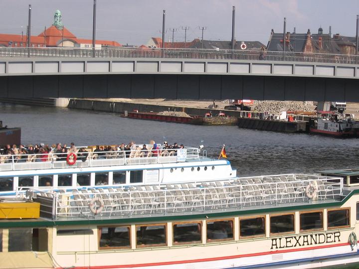 File:Berlin3 Spandauer Schifffahrtskanal.JPG