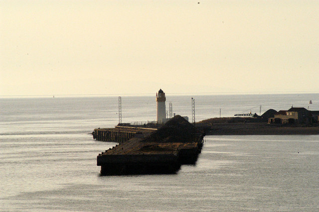 File:Cairn Point Pier and Lighthouse - geograph.org.uk - 359717.jpg