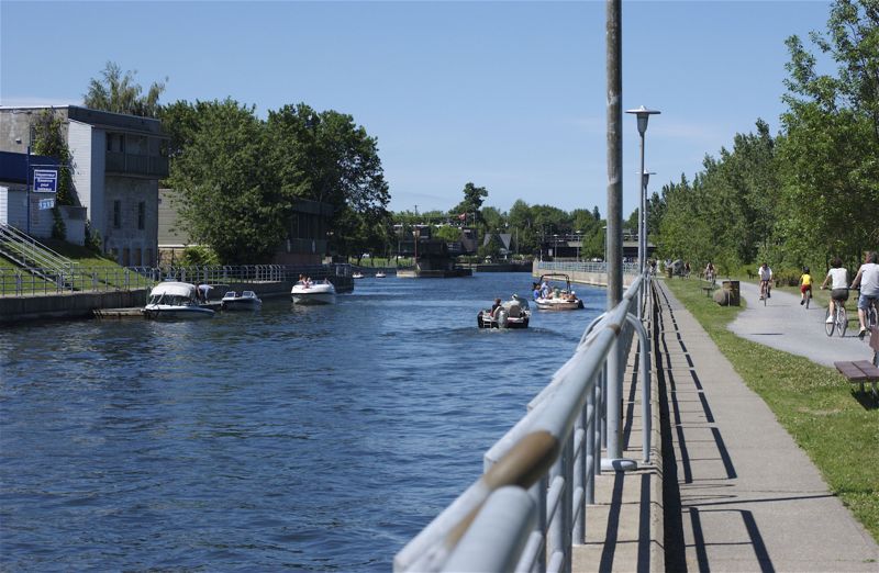 File:Canal de Chambly.jpg