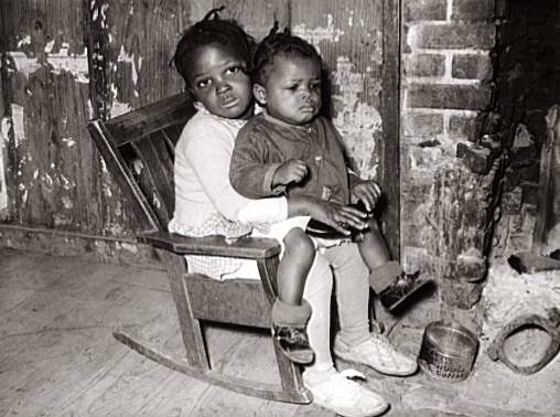 File:Children in rocking chair, Louisiana.jpg