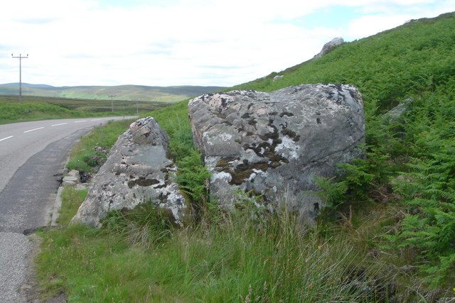 File:Clach Sgoilte (the Split Stone) - geograph.org.uk - 494012.jpg