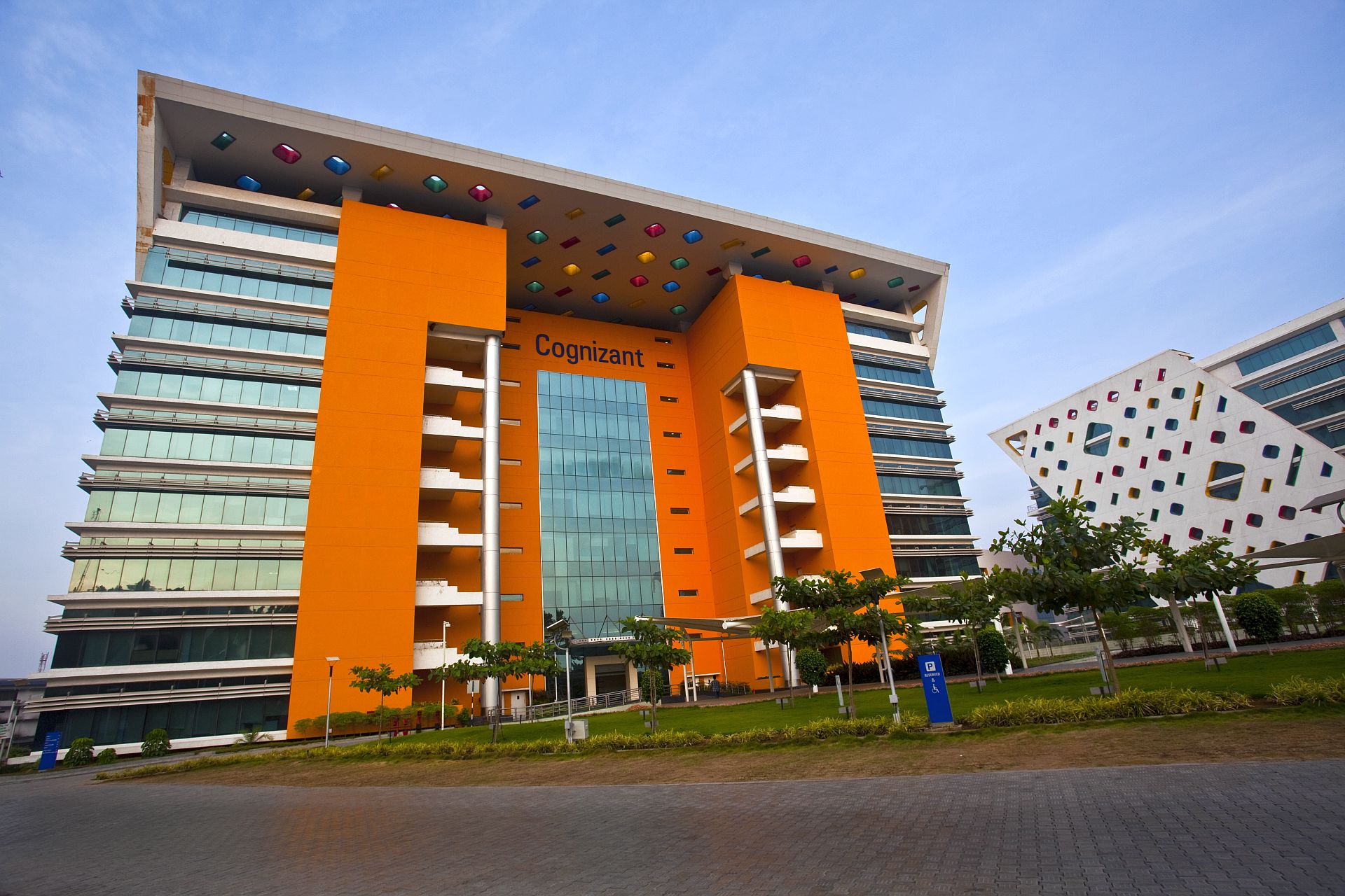 File Cognizant S Delivery Center In Chennai Mepz Jpg Wikimedia Commons