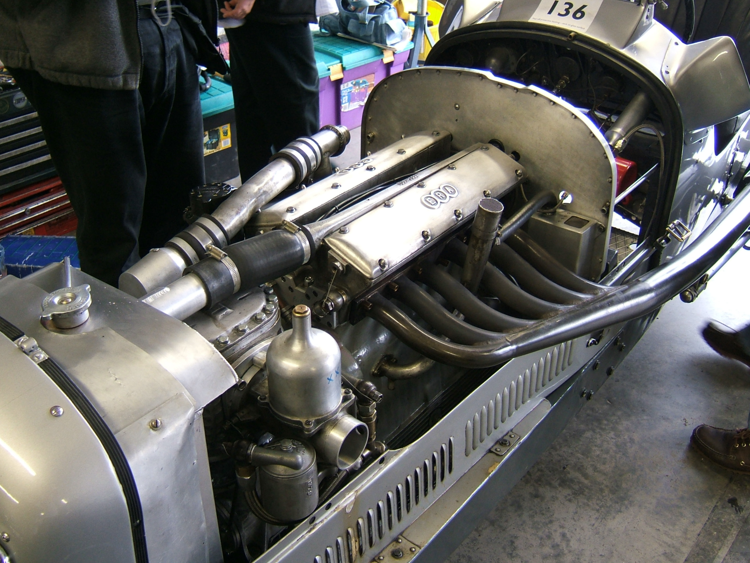 Automobile engines and steam engines are examples of фото 102