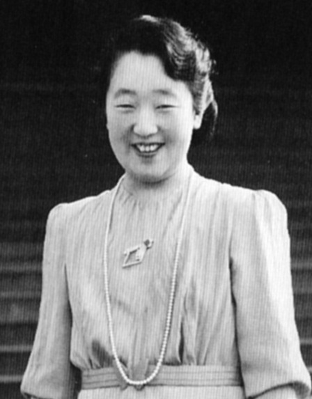 Berkas:Empress Kojun 1941-face.jpg