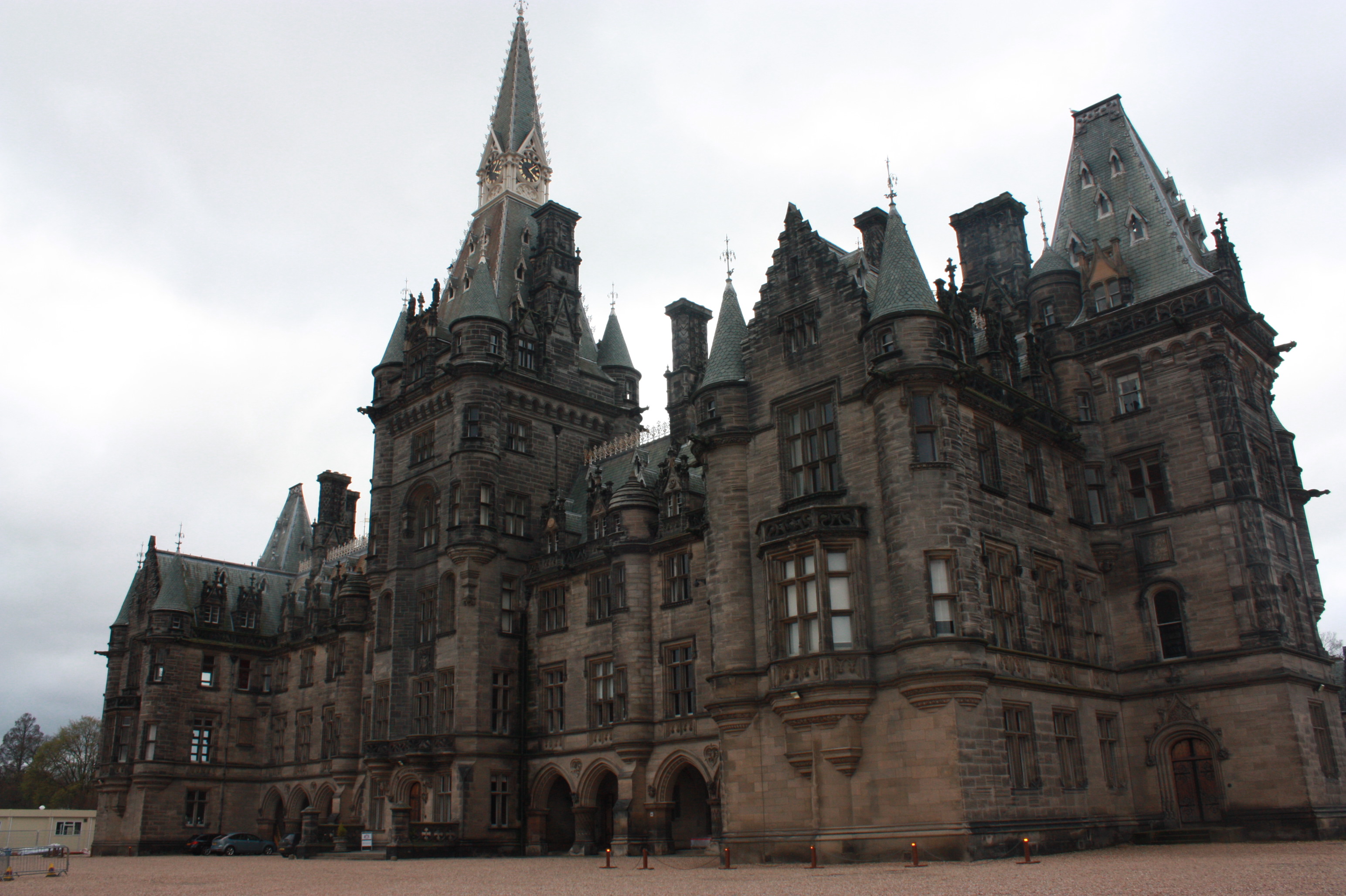 Fettes_College_from_the_south-east.JPG