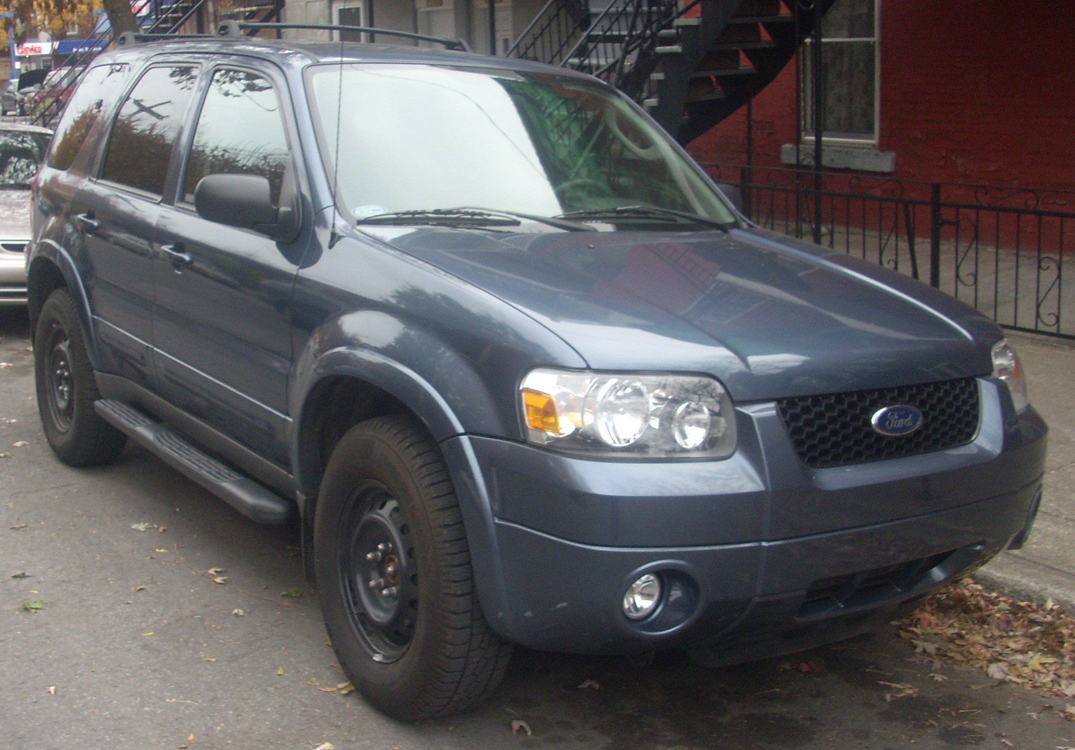 What is a 2005 ford escape worth in canada #6