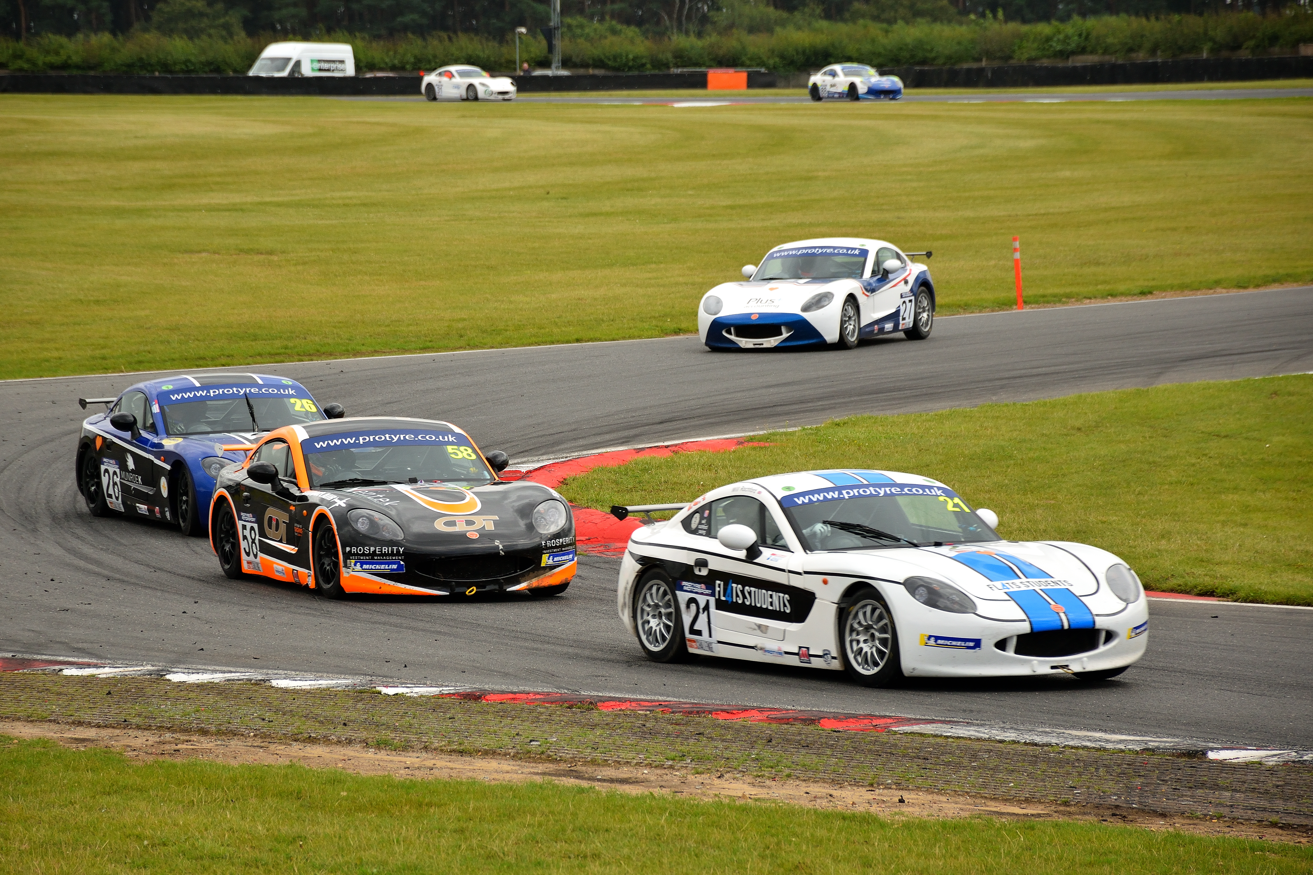 Ginetta vs