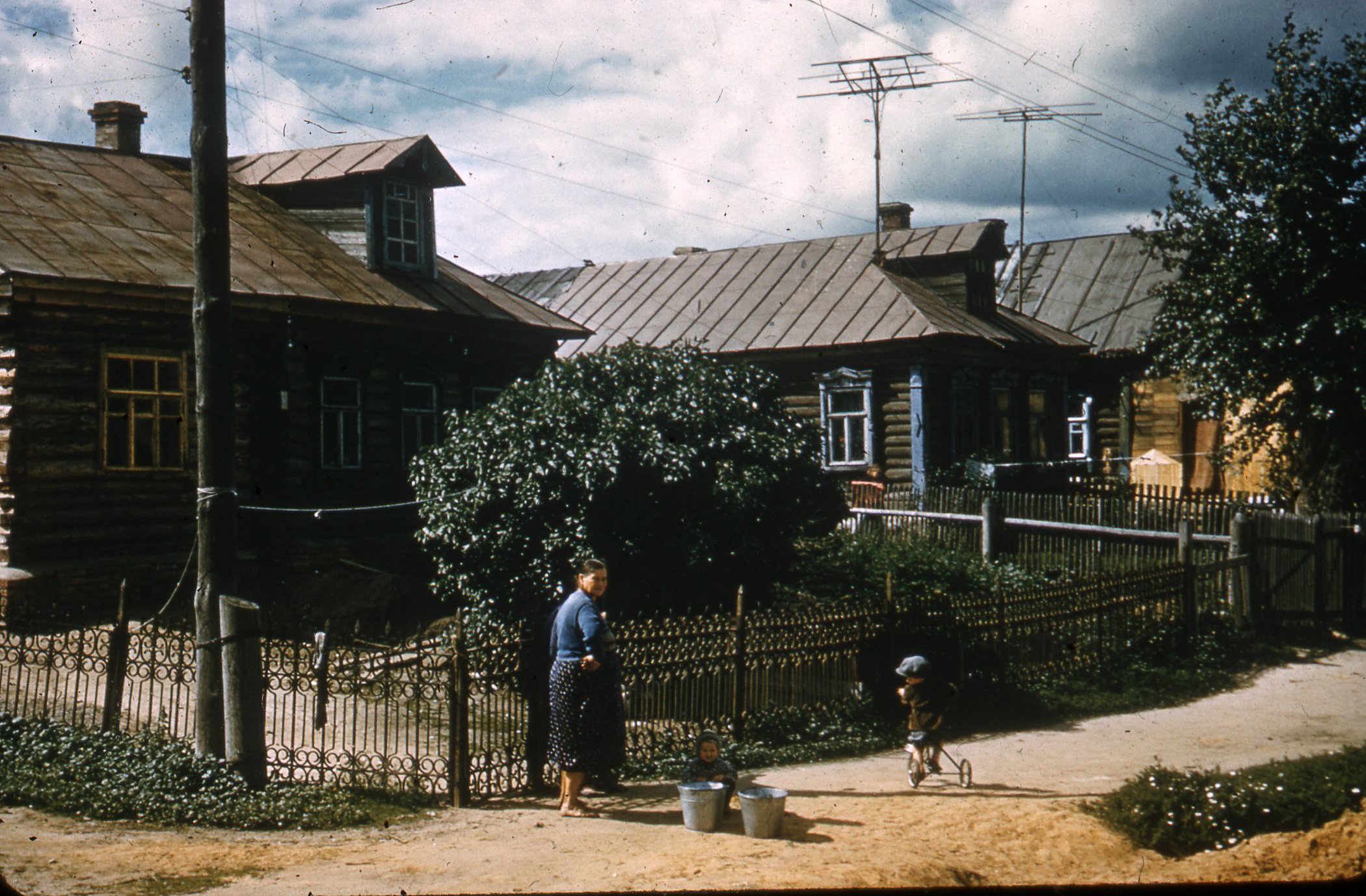 Жизнь в деревнях ссср. Деревни СССР 70х. СССР 80е деревня. 1950 Советская деревня. Деревенский дом в США 1950.